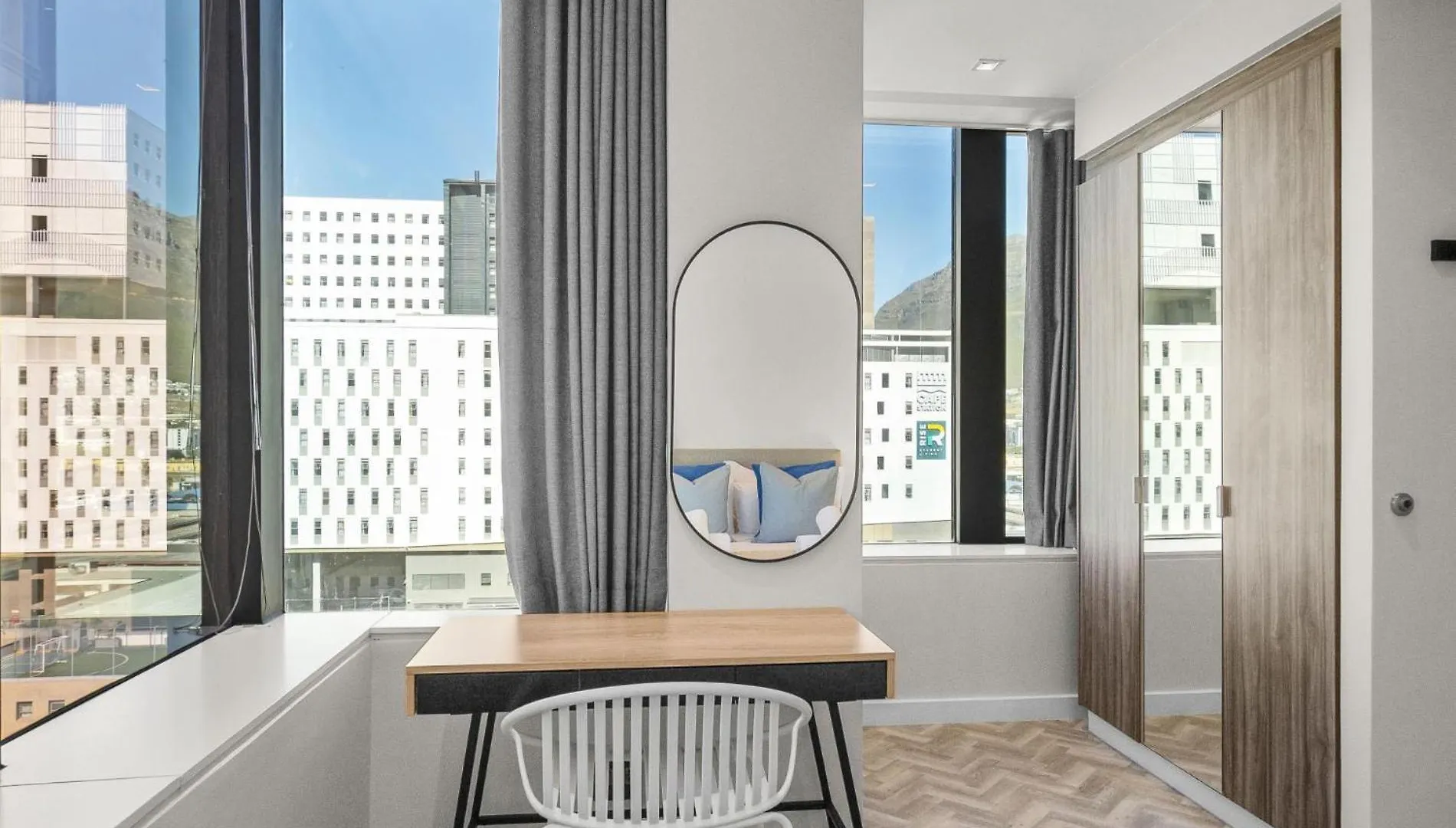 Apartment Stylish City Escape At Foreshore Place Cape Town