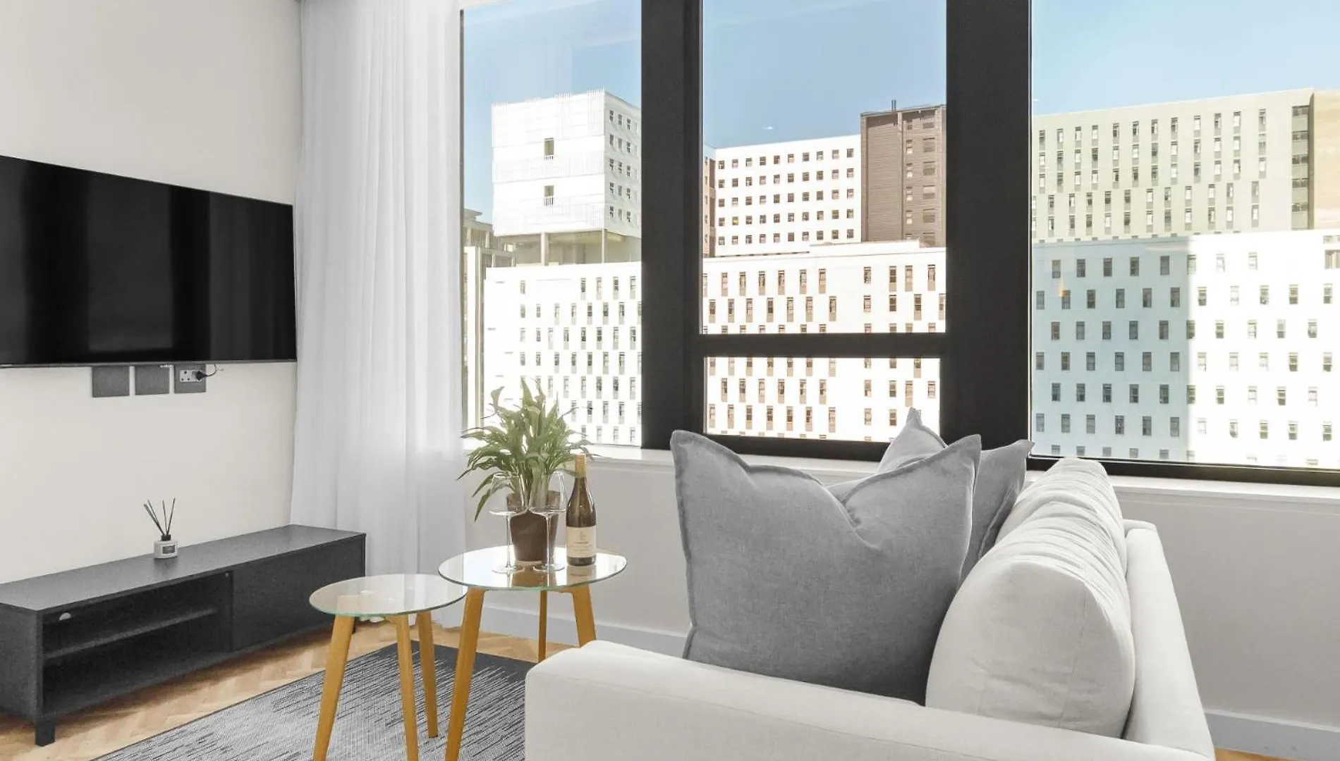 Stylish City Escape At Foreshore Place Cape Town