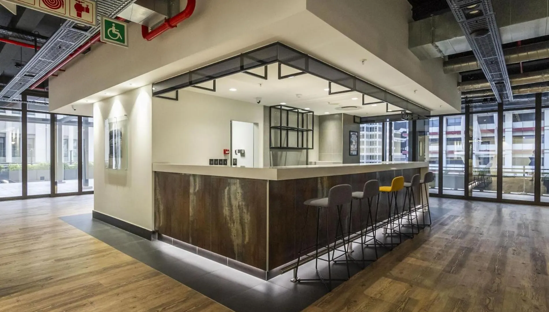 Stylish City Escape At Foreshore Place Cape Town 0*,